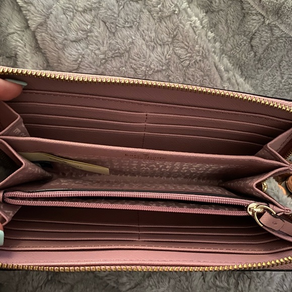 Kate Spade Wallet - Picture 2 of 6